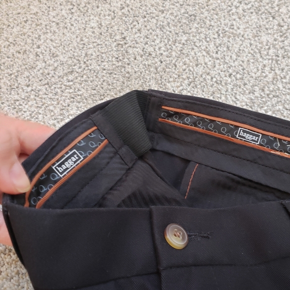 Brand new Haggar Men's No Iron Khaki Classic Fit, Expandable Waist - Picture 9 of 11